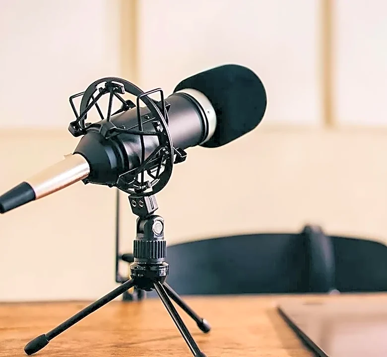 The Interview Mistake That Can Make a Great Podcast Conversation Feel Flat