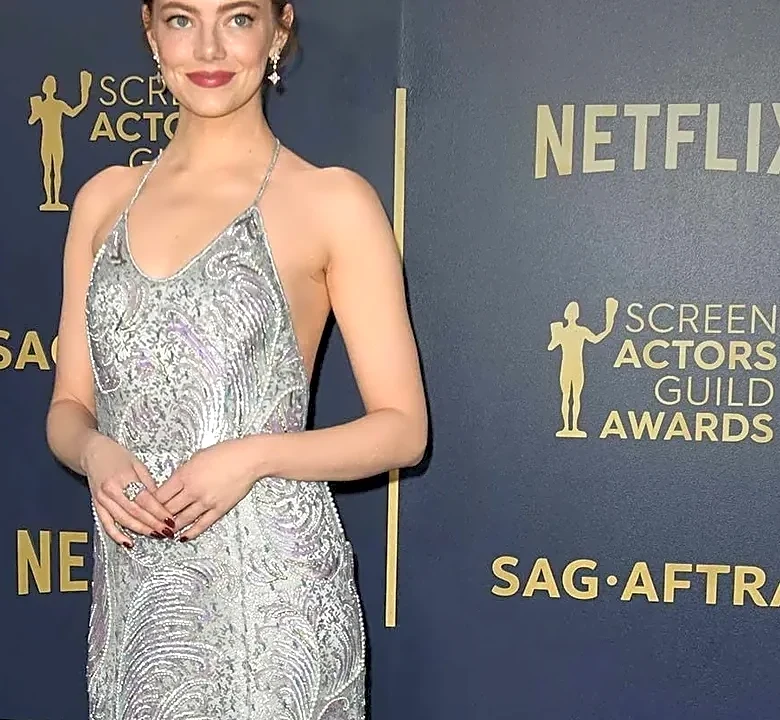 The Emmys Era When Screen-Siren Beauty Codes Dominated Awards-Show Style