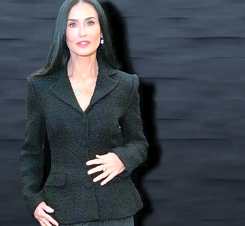 When Structured Eveningwear Defined the Visual Language of Emmys Glamour