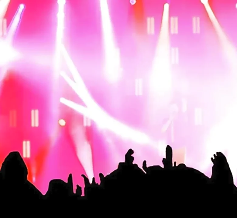 How the iHeartRadio Festival Format Makes Different Fan Communities Share One Room