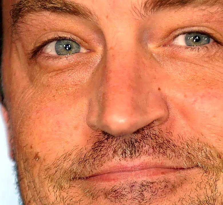 How a Failed Sci-Fi Pilot Nearly Cost Matthew Perry His Role on “Friends”
