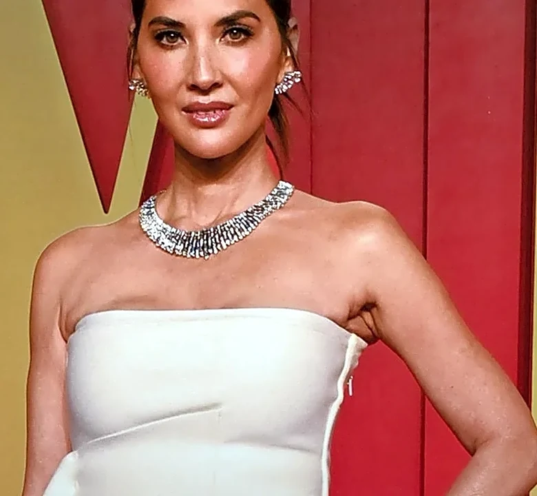 Why Generations Disagree About How Much Jewelry an Emmys Look Really Needs