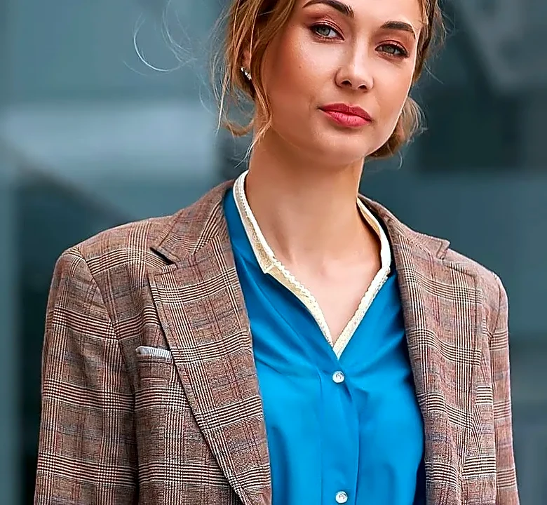 The Hidden Detail Behind Common mistakes for dressing for broad shoulders