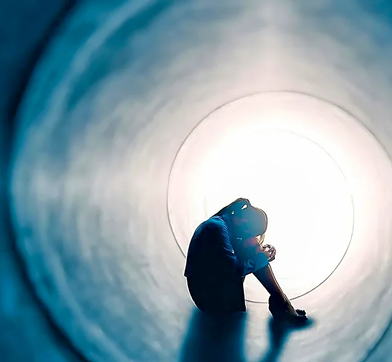 5 Camera Techniques That Make Thrillers Feel Claustrophobic