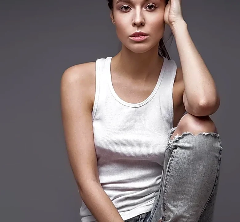 The White Tank as a New York Fashion Week Lesson in Styling Something Extremely Simple
