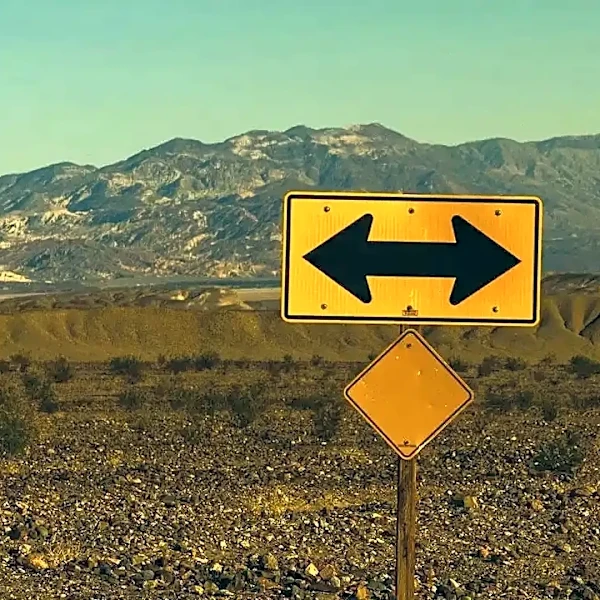 Why Desert Roads and Neon Signs Keep Appearing in Americana Music Imagery
