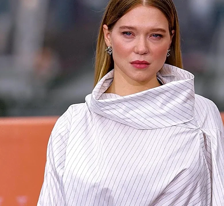 How to Translate Léa Seydoux's Refined Eveningwear Into a Cocktail-Party Outfit