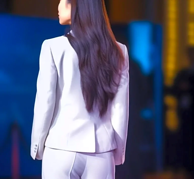 Why Great Red-Carpet Tailoring Is Supposed to Be Almost Invisible