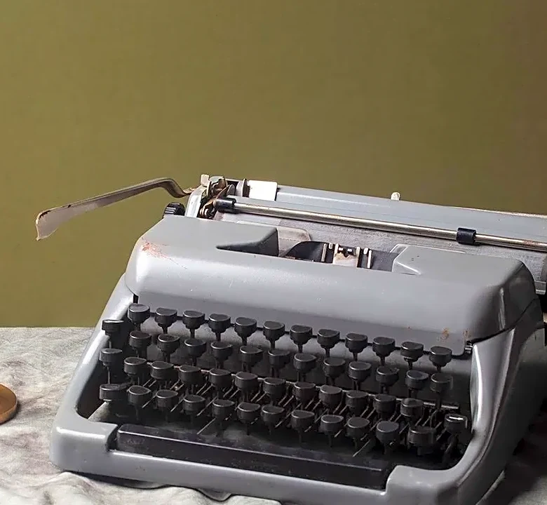 How Writers Introduce Huge Ensembles Without Losing the Audience
