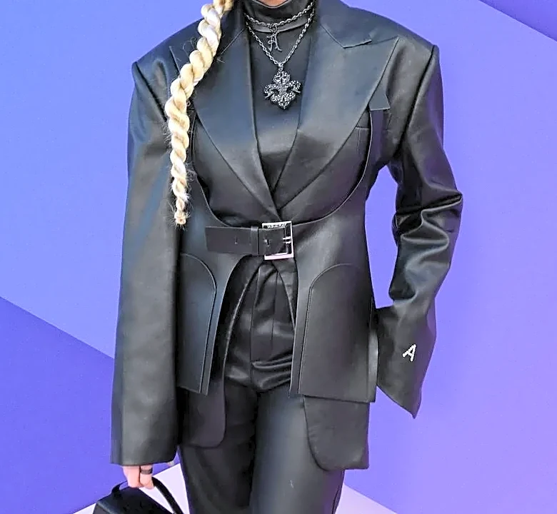 Why VMA Looks Have to Work in Both Full-Body Shots and Close-Up