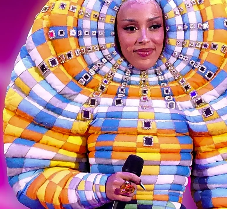 The Fashion Pivot That Can Signal a New Music Era at the VMAs