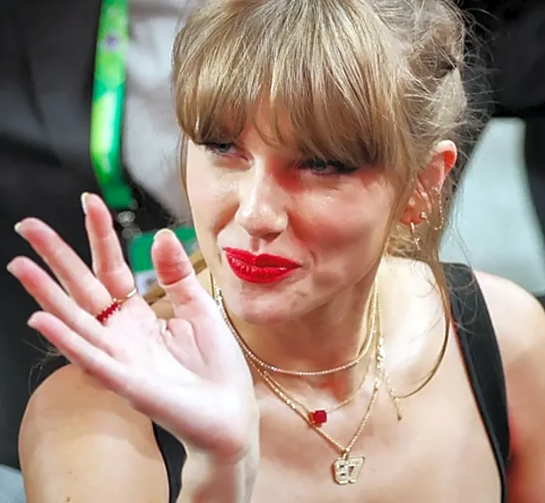 How Fans Turn VMA Reaction Shots Into Memes