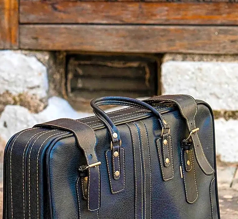 Full-Grain vs Corrected Leather: What Actually Changes in a Bag
