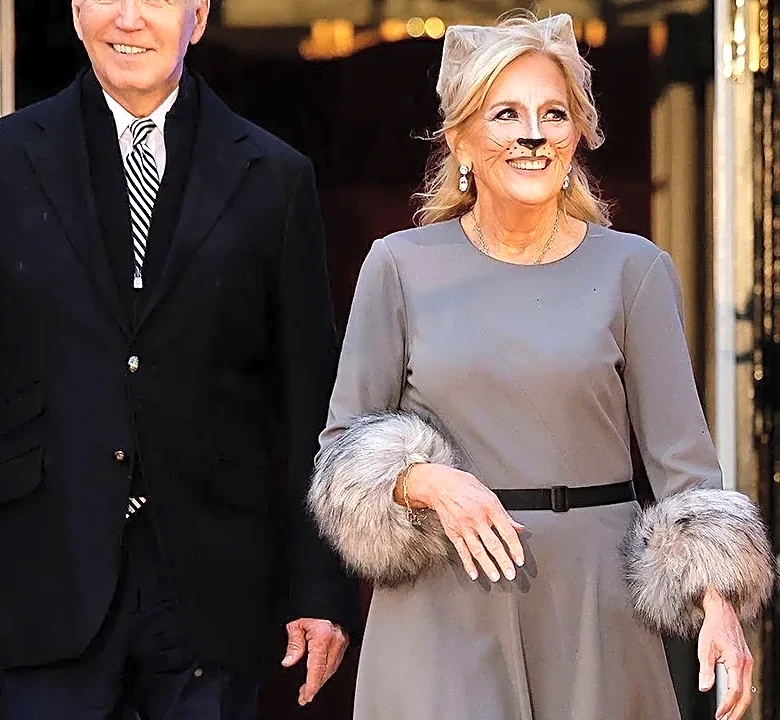 Why Costume-Party Episodes Are So Rewatchable Every October