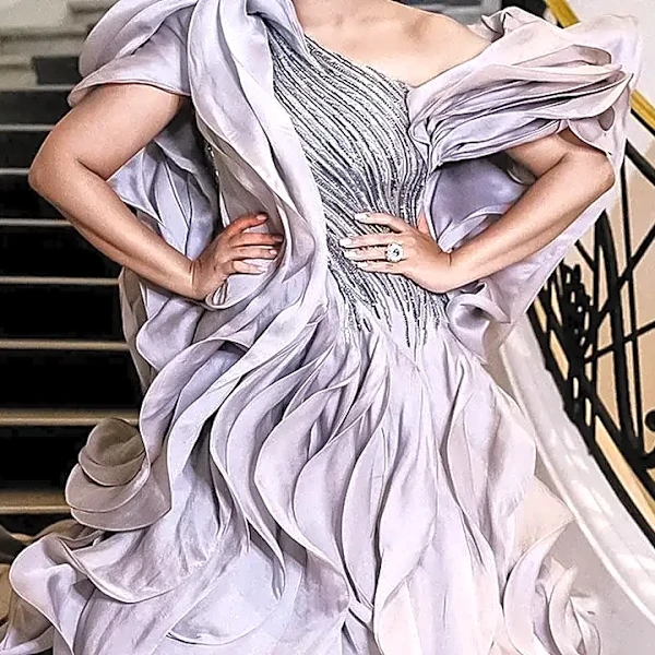 What Makes a Sculptural Dress Hold Its Shape Without Looking Stiff