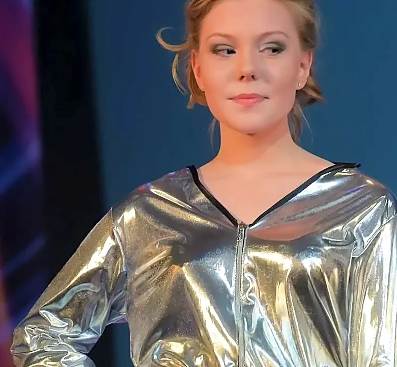Why Metallics Work Better When the Rest of the Outfit Gets Quieter