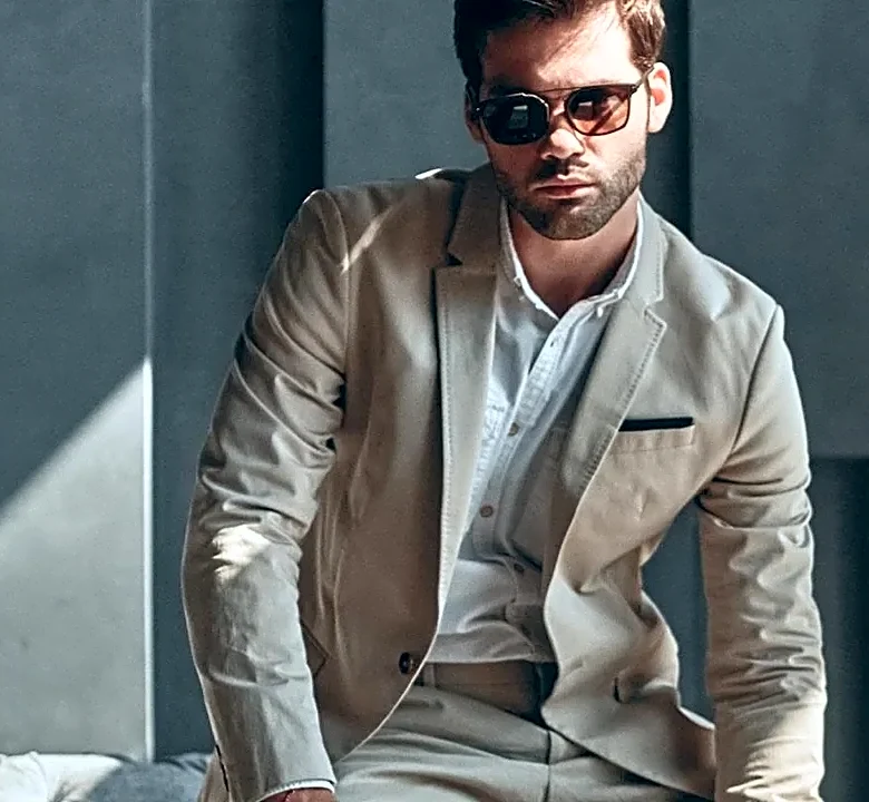 If You Love the single-breasted suit, These 6 Brands Make It Best