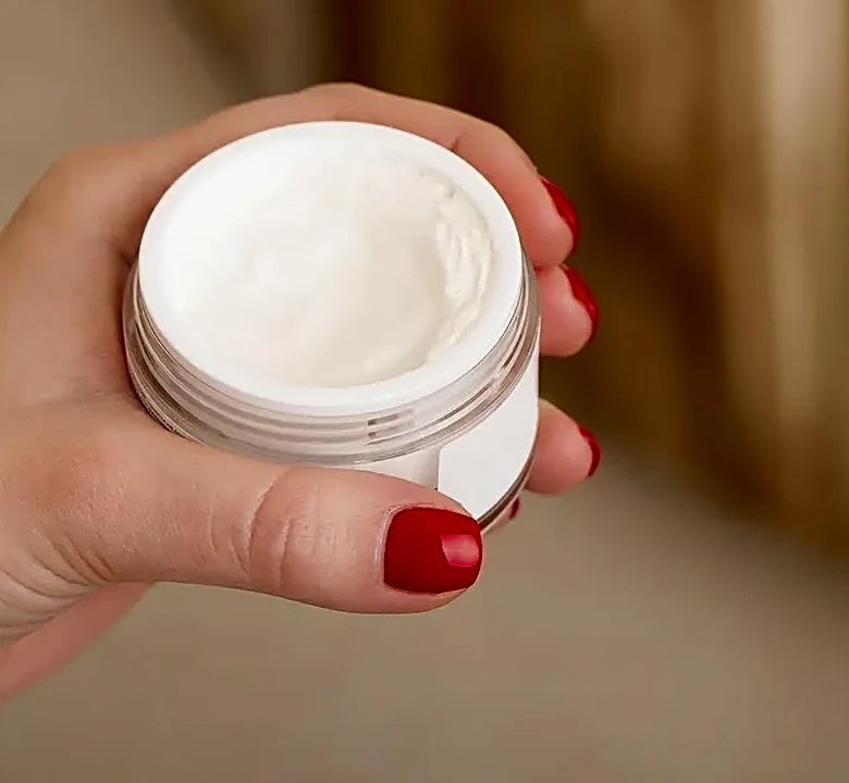 Why evening skincare routine Matters More in Your 40s Than Your 20s