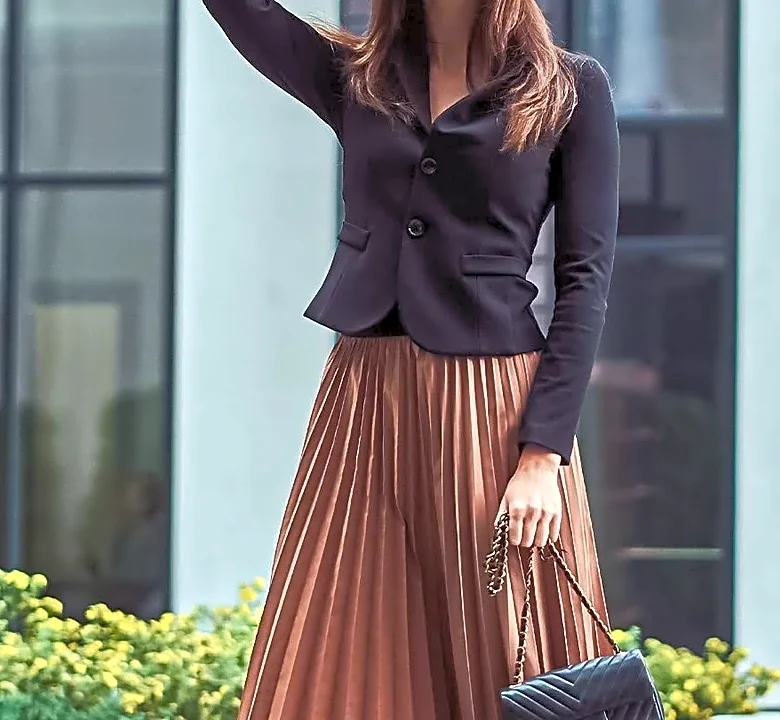 7 Ways to Wear a Long Skirt Without Repeating the Same Formula