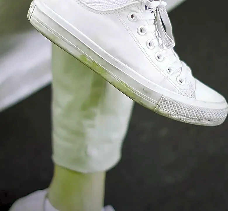 The Slim-Sneaker Formula That Works With Skirts, Trousers and Dresses