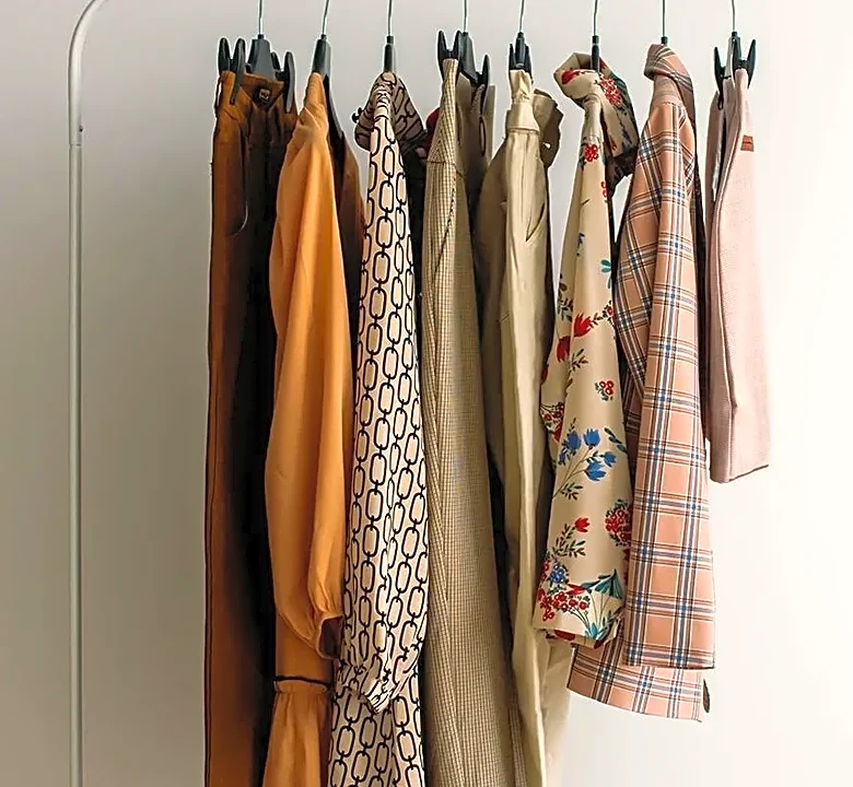 Why a Capsule Wardrobe Does Not Have to Look Minimalist