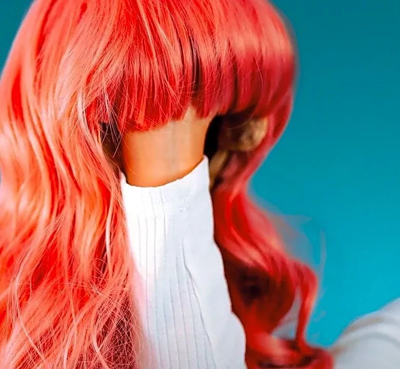 How Wigs Alter Face Shape, Age and Social Position on Screen