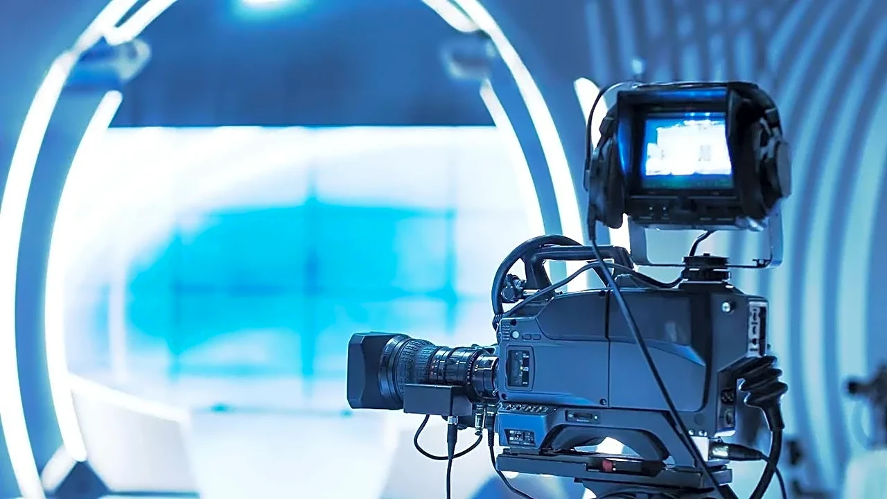 How Multi-Camera Sitcom Budgets Influence Fall TV Programming