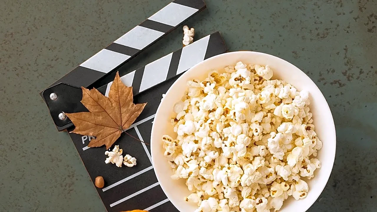 How TV Shows Create an Autumn Atmosphere Without Relying on Halloween