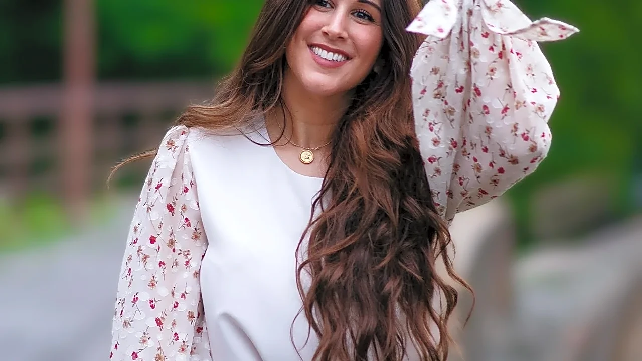 How to Make a Statement Sleeve Practical Enough for a Long Fair Day