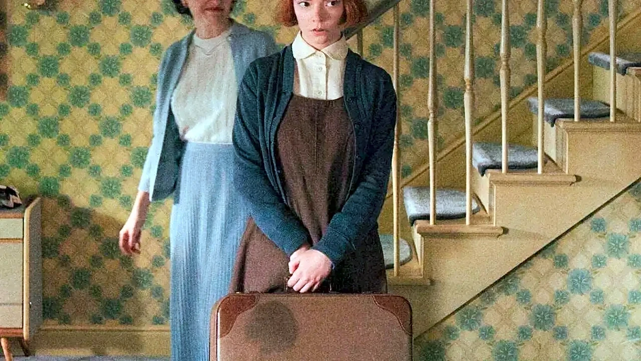 The Knitwear Codes Behind British Screen Comfort and Unease