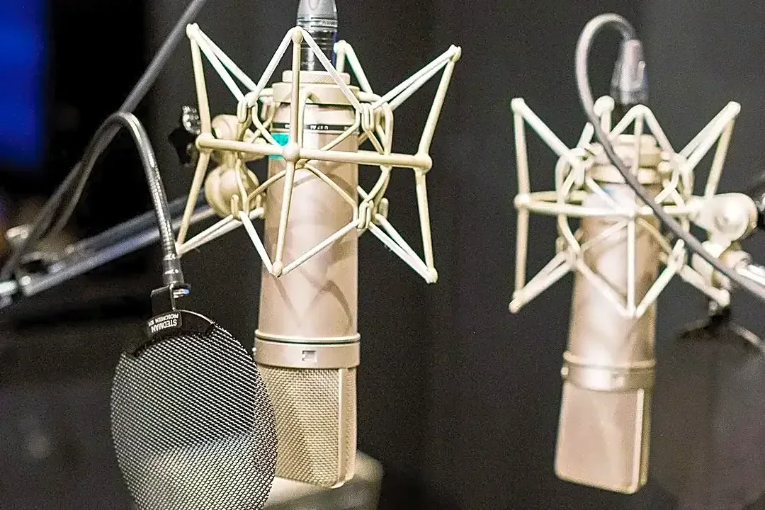 How Podcast Interviews Extend the Reach of October TV Premieres