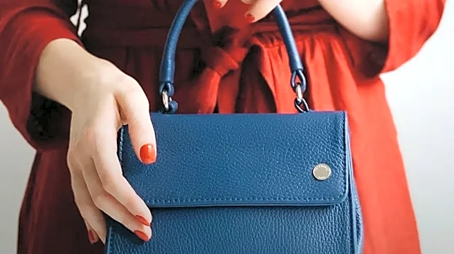 How Handle Placement Changes the Way a Bag Sits Against Clothing