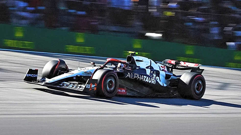 What to Wear to the United States Grand Prix When Austin Is Still Hot in October