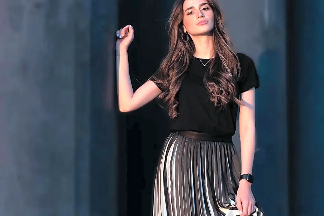 Why a Long Skirt Often Needs a Shorter or More Defined Top