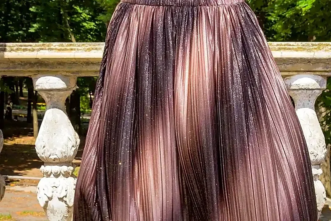 The Hidden Construction Detail in a Pleated Skirt That Holds Its Shape