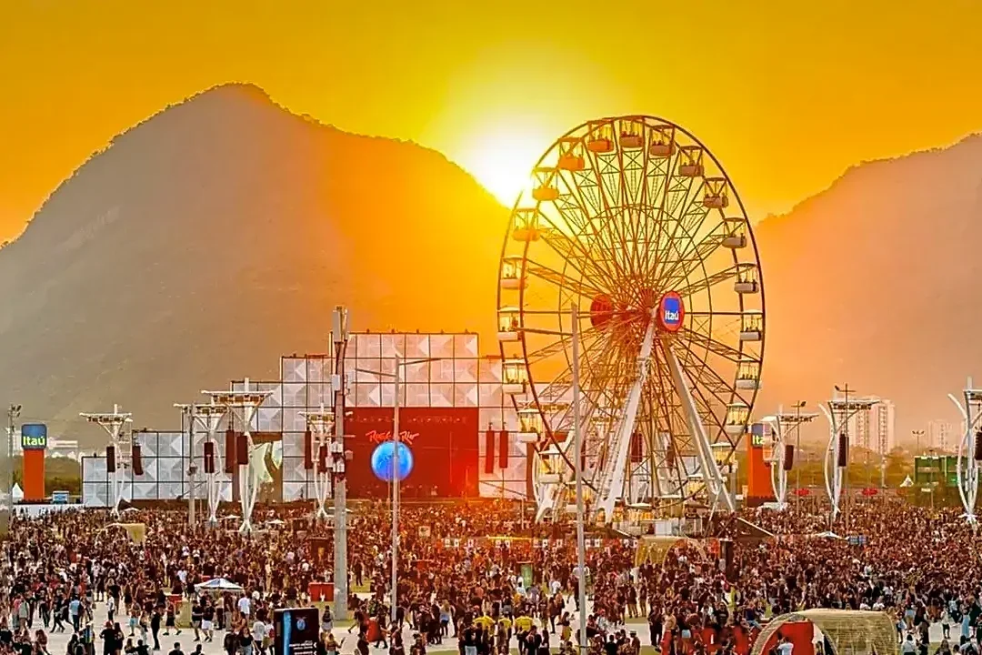How Camp Flog Gnaw Can Balance Crowds, Carnival Games and Concerts