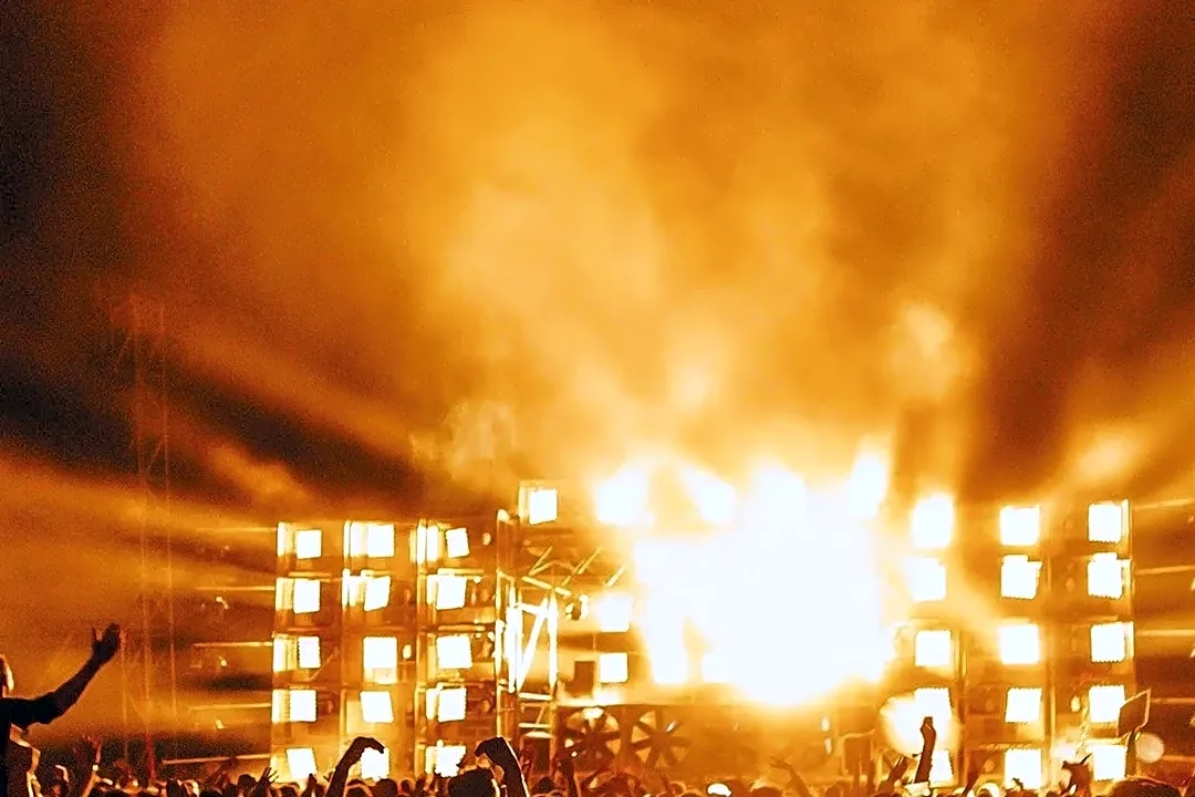 How to Enjoy Camp Flog Gnaw Without Staying at the Front of the Crowd