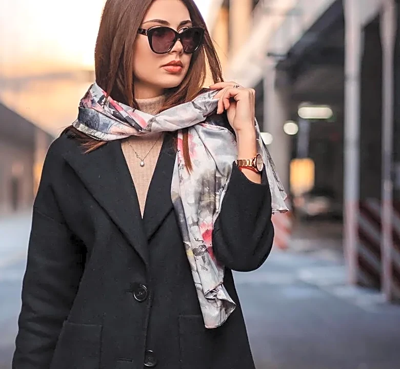 How a Driver's Walk From Car to Garage Became a Fashion-Media Moment