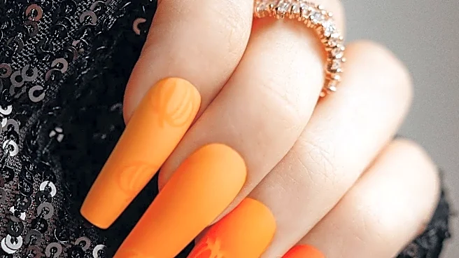 Five Halloween Looks You Can Make With Ribbon, Gloves and Jewelry