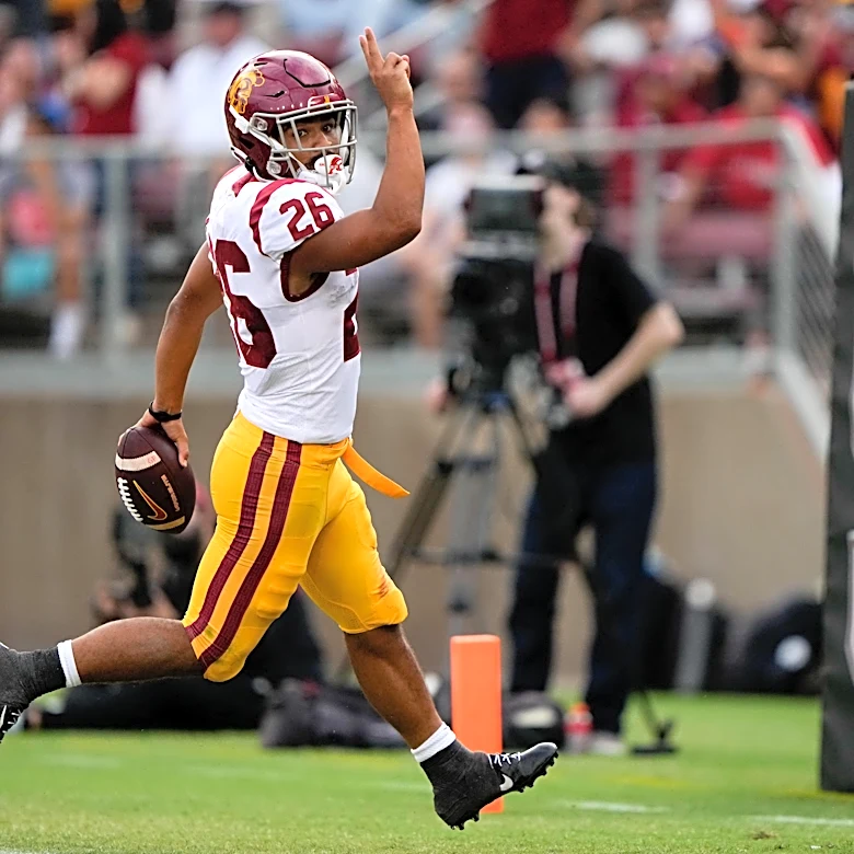 USC countdown to kickoff: Recalling Trojans running back Travis Dye