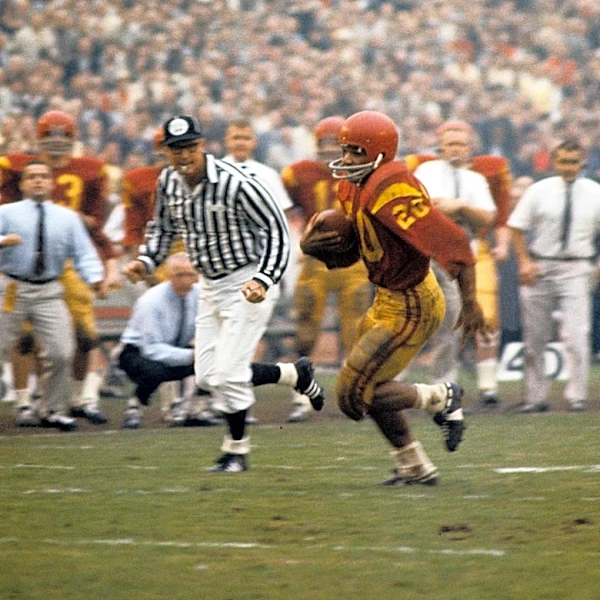USC countdown to kickoff: Recalling Trojans running back Mike Garrett