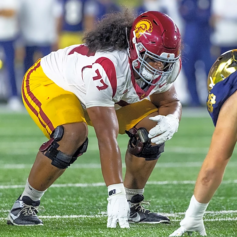 USC offensive lineman Alani Noa named to Outland Trophy Watch List