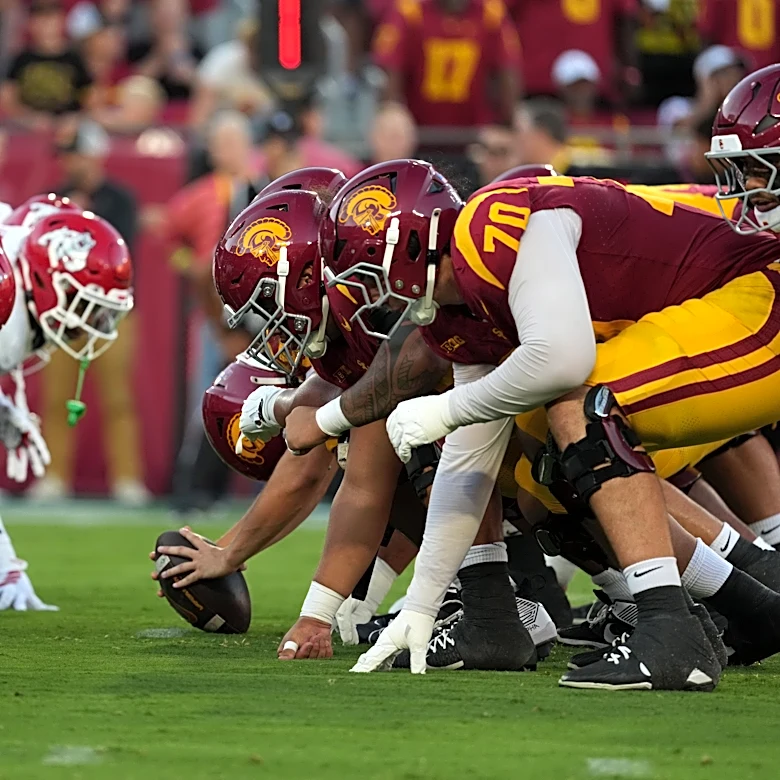 Social media reacts to USC’s 39-0 victory over Fresno State