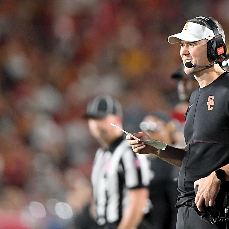 Social media unhappy with Lincoln Riley despite USC beating Washington