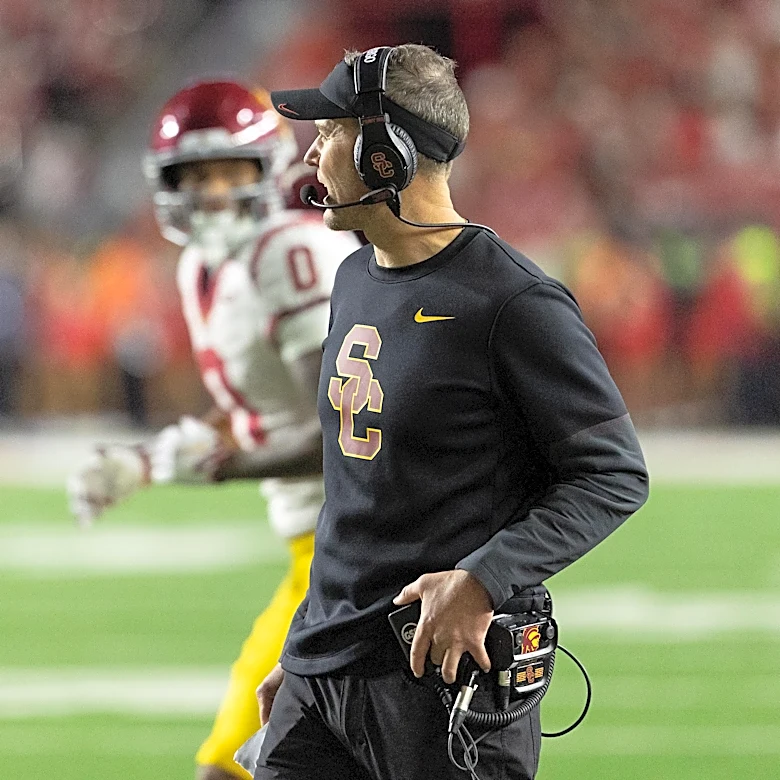 Saving 2027 recruiting class cannot be USC's top priority | Opinion