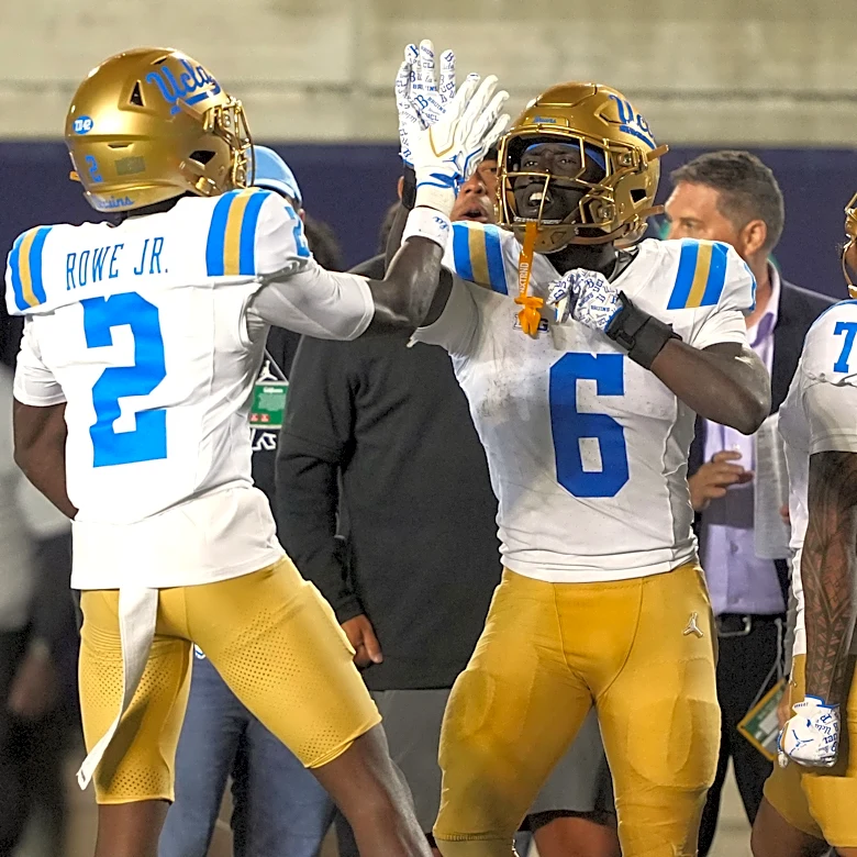 Both coaches give their thoughts on UCLA's fourth quarter Swag Surf