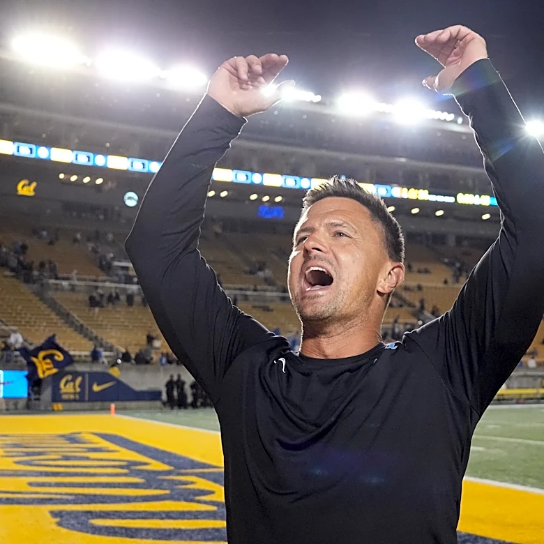 Troy Aikman believes that UCLA's Bob Chesney has the 'it' factor
