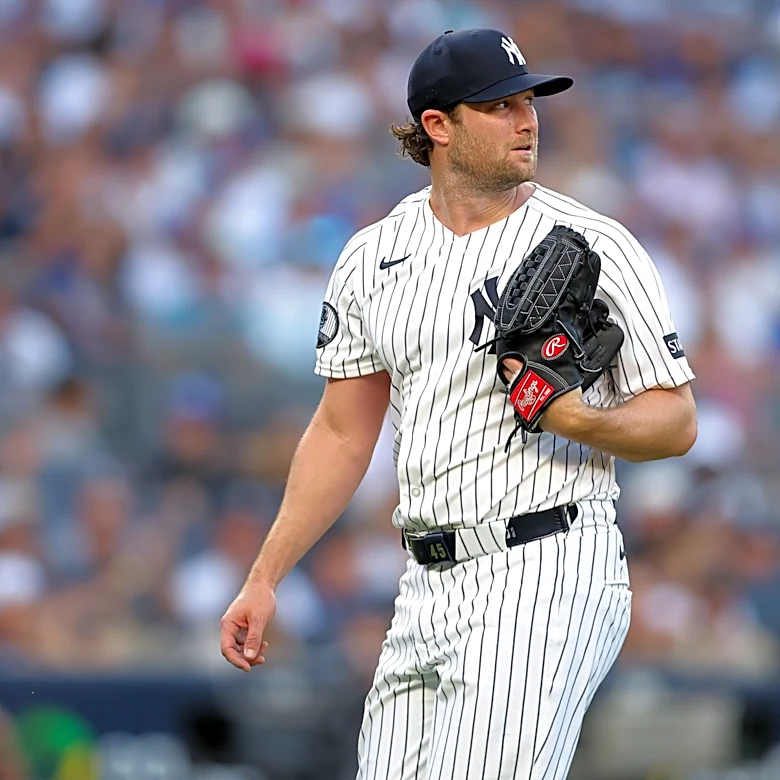 Which UCLA alumni are still alive heading into MLB's Division Series?