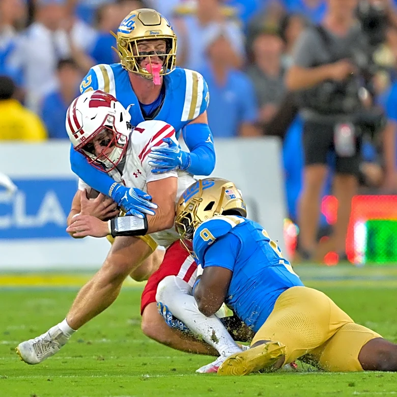 Jalen Woods strives for UCLA to become 'best defense in the country'