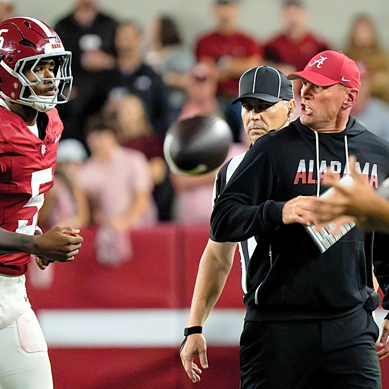 Alabama fans throw bottles at Georgia players after controversial loss